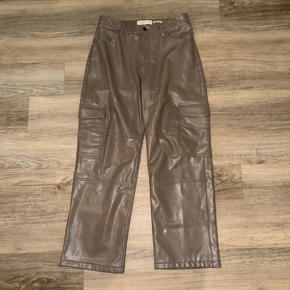Abercrombie & Fitch Curve Love 90s Relaxed Vegan Leather Cargo Pant Brown 30/10S